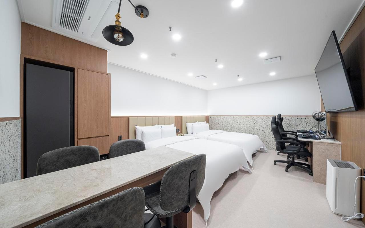 Rosy Hotel Cheongju Exterior foto
