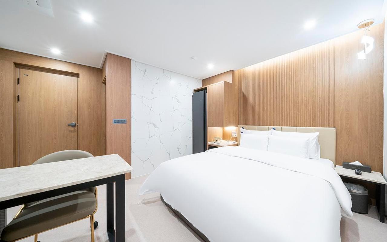 Rosy Hotel Cheongju Exterior foto